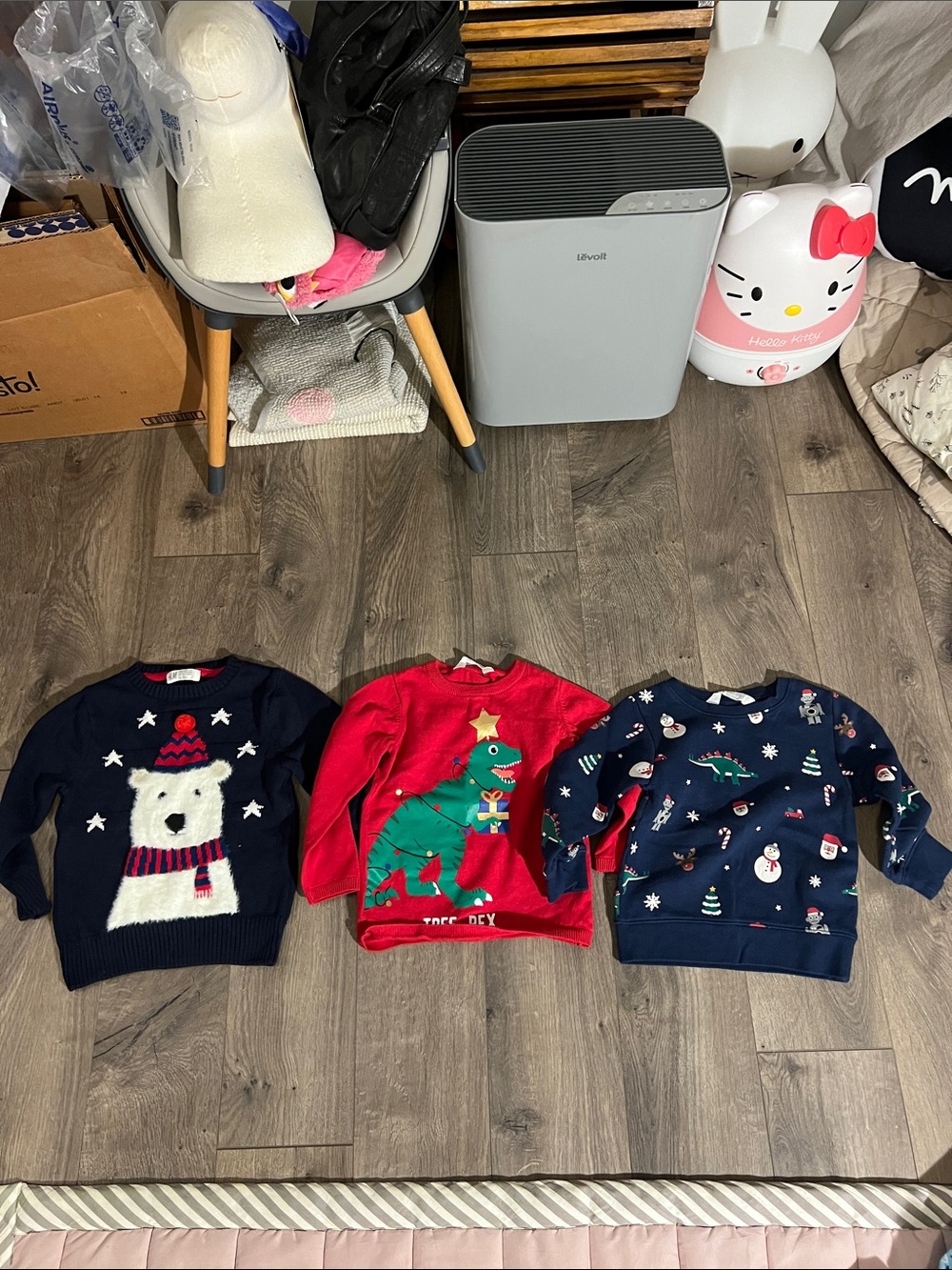 Boys 3pcs H&M holiday sweaters + sweatshirt size 2-4y